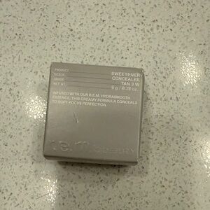 REM beauty concealer in Tan